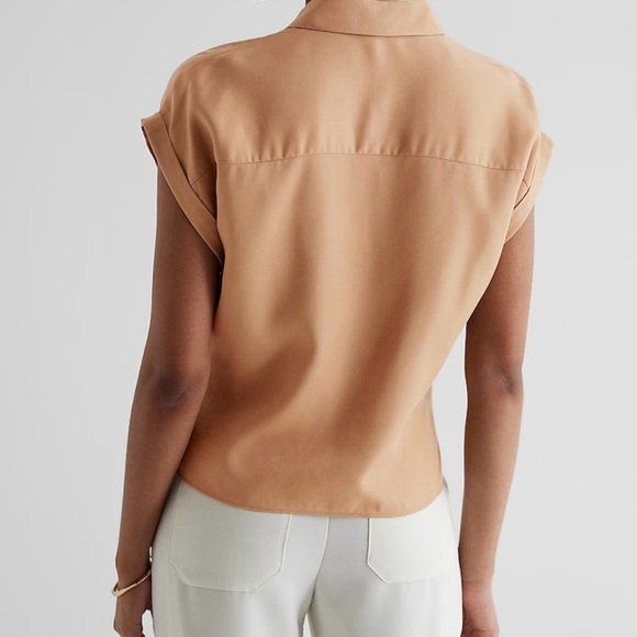 EXPRESS Short Sleeve Twist Front Portofino Blouse - Picture 3 of 3